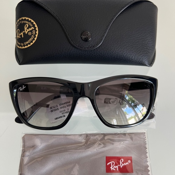 Ray-Ban ® RB4154 Gray Gradient Sunglasses main image 10